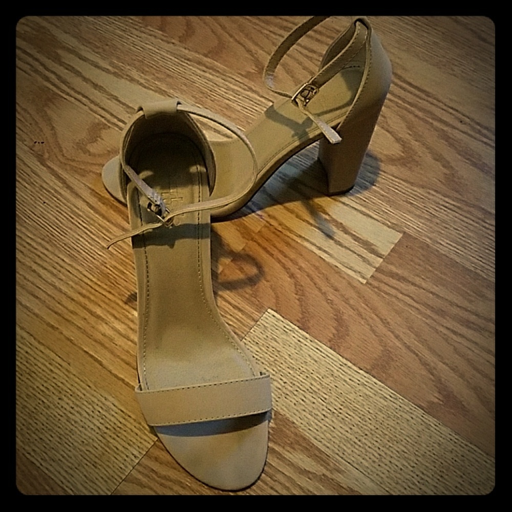 Tan Chunky Heel