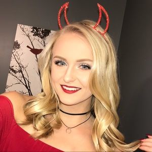 Devil Horns