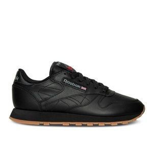 Reebok Classic women's 7.5, never worn!