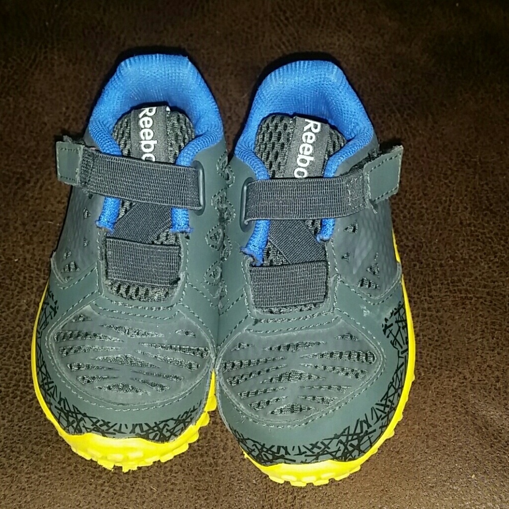 Like new reebok shoes