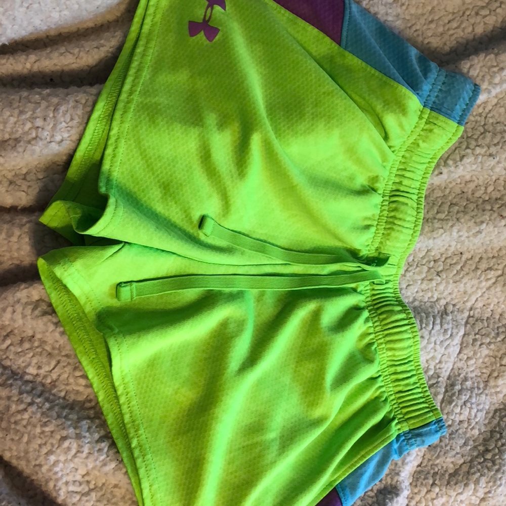 Girls XL Under Armour Shorts