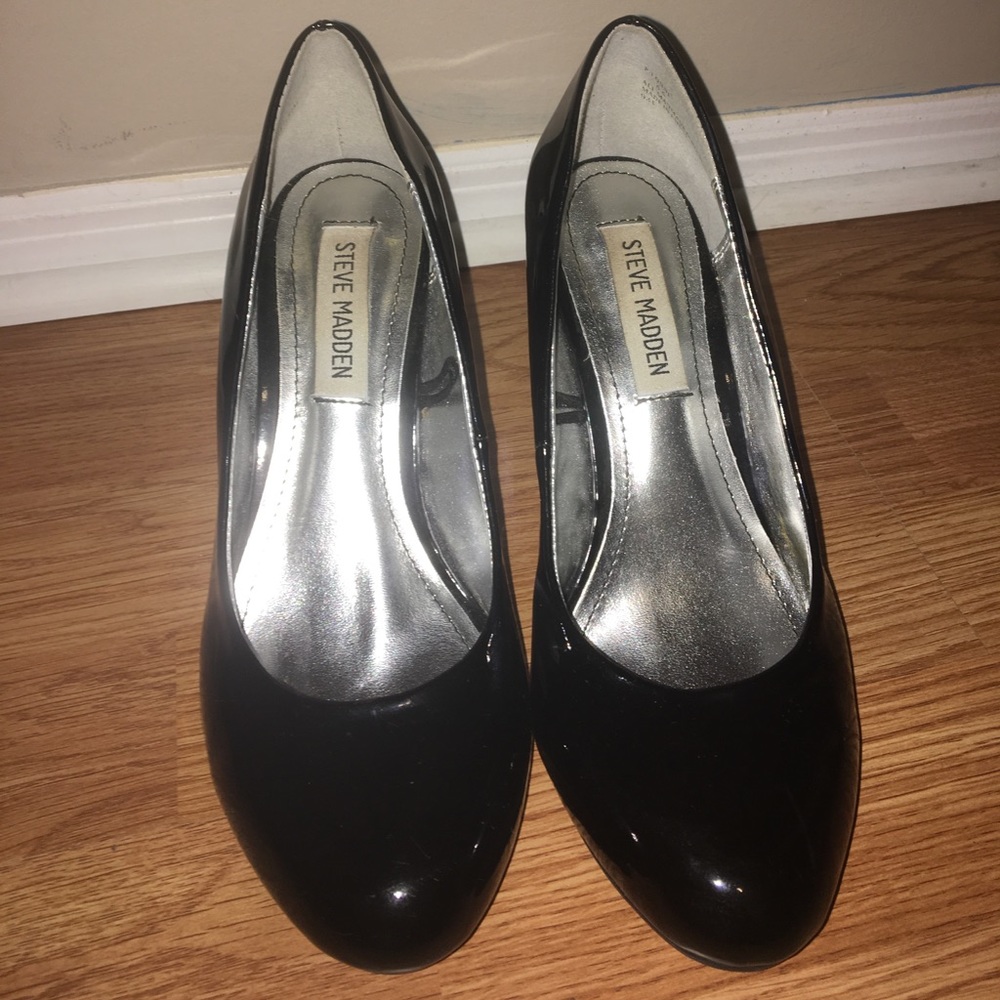Black Steve Madden patent black heels