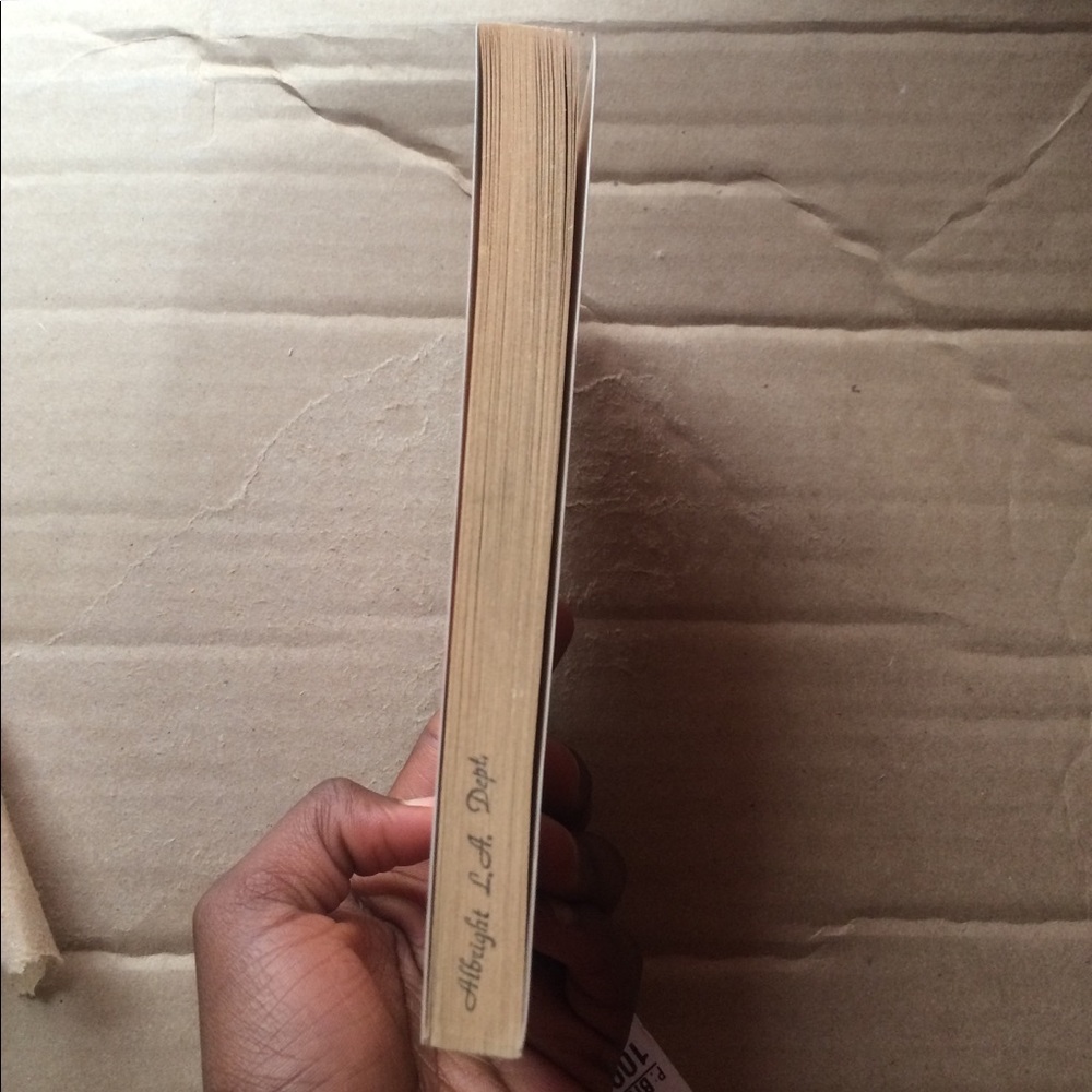 Chapter book - Picture 3 of 5