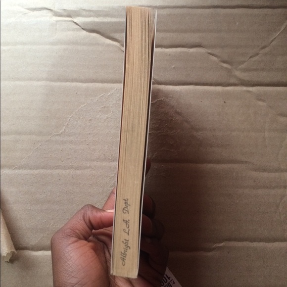 Chapter book - Picture 3 of 5