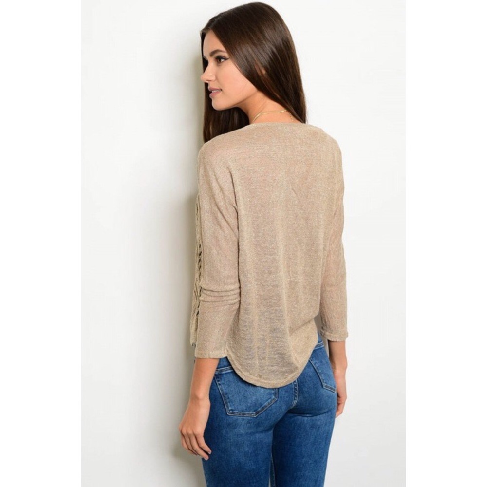 Tulip & Scallop Knit Top - Picture 3 of 4