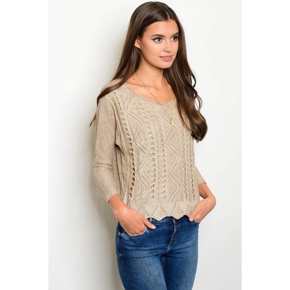 Tulip & Scallop Knit Top - Picture 2 of 4