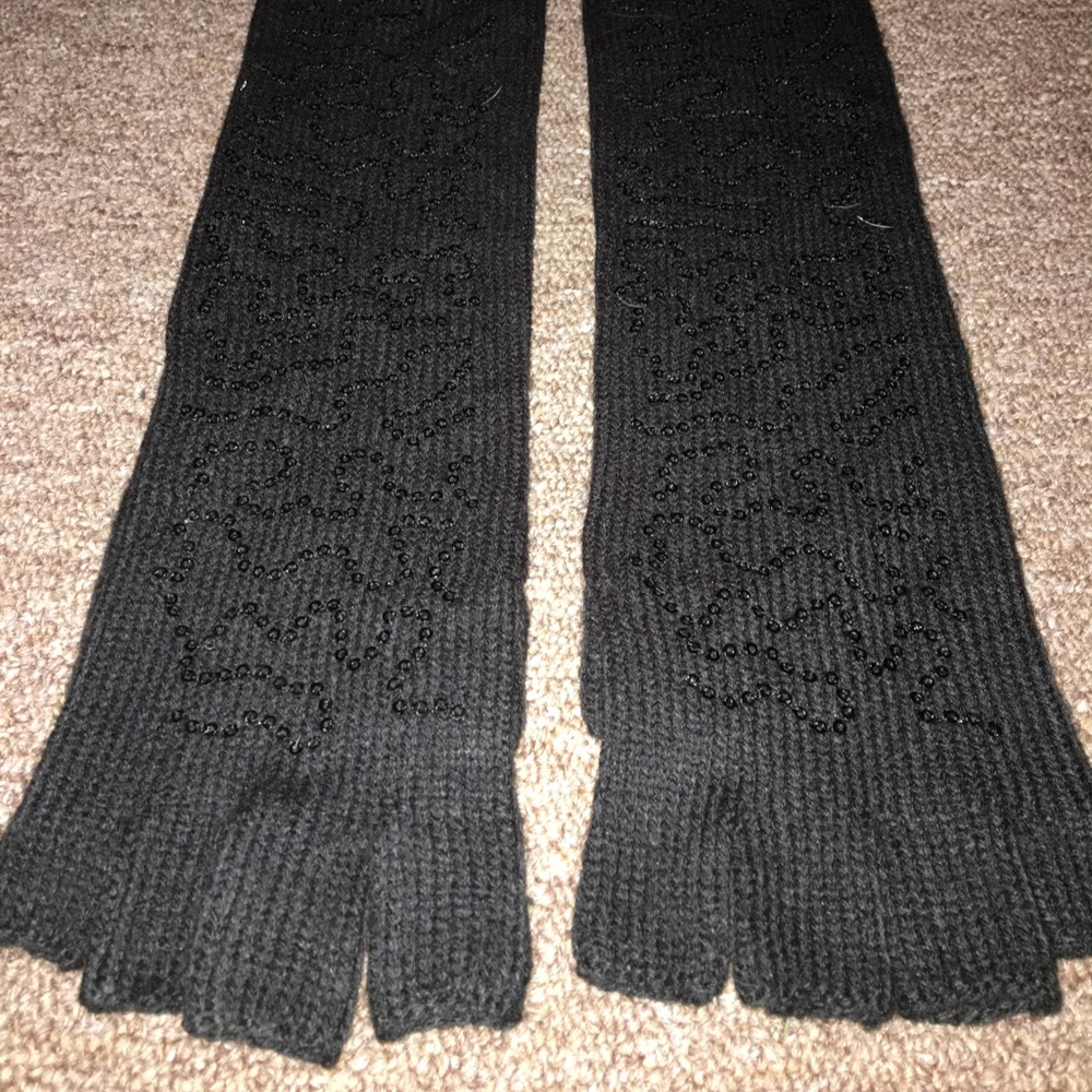 Glove arms