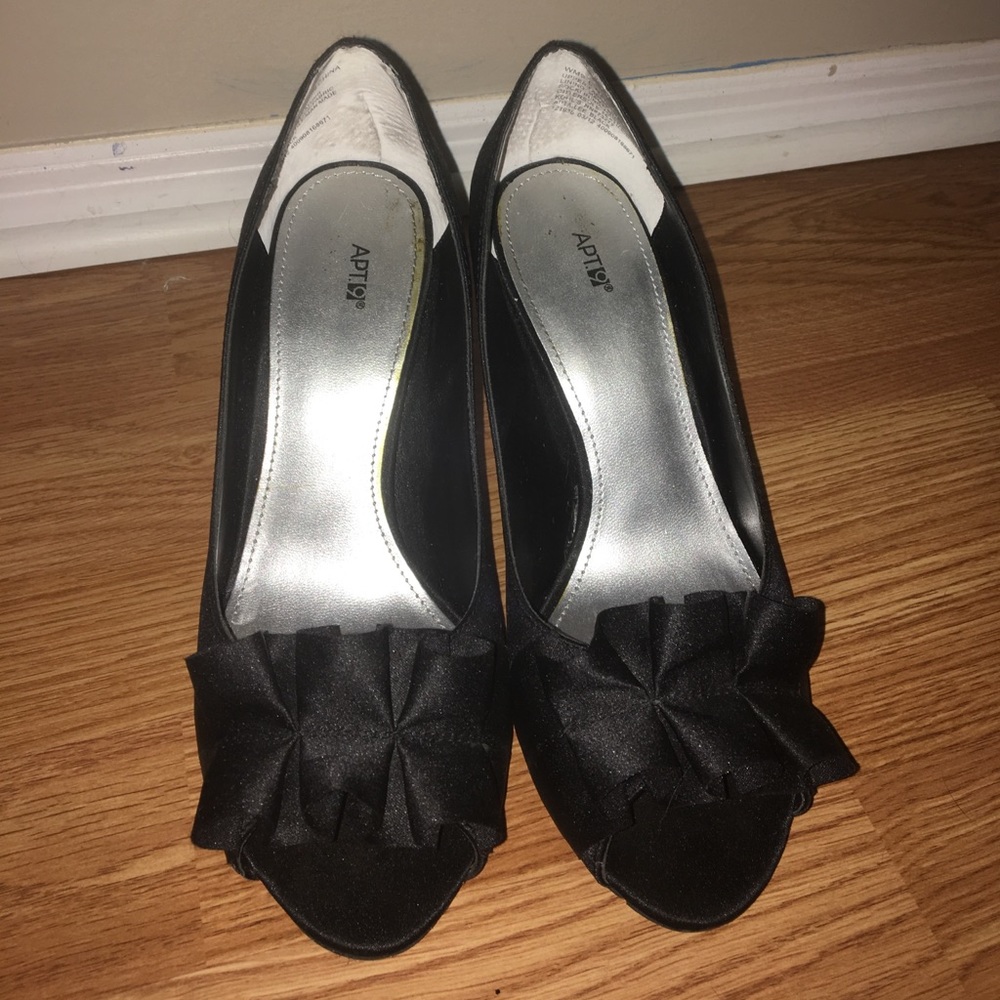 Black apt 9 satin (style) heels