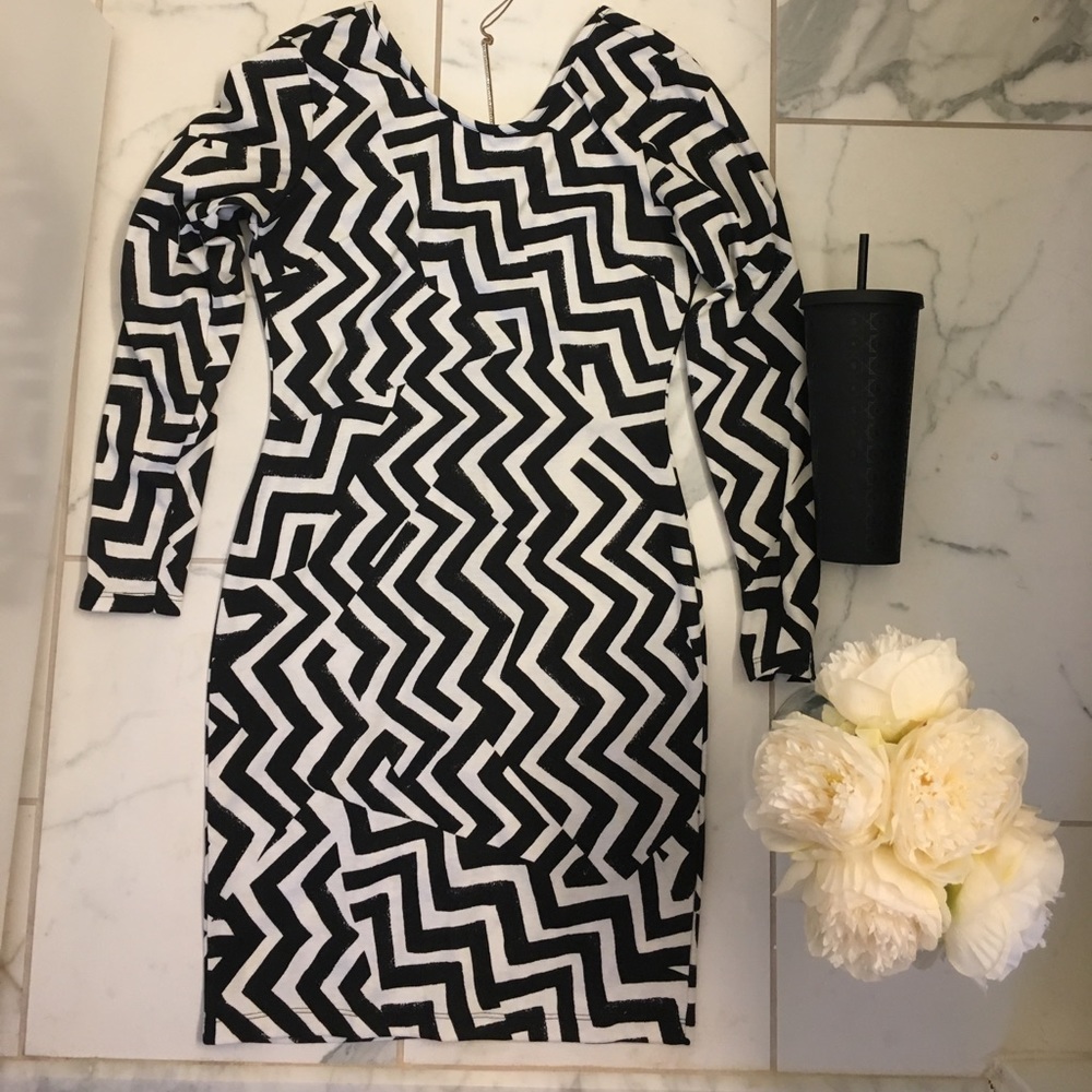 Chic fitted dress with slight open back
