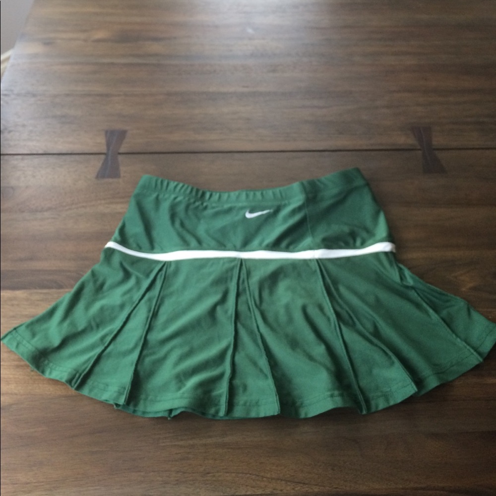Nike Spartan green tennis skort/skirt