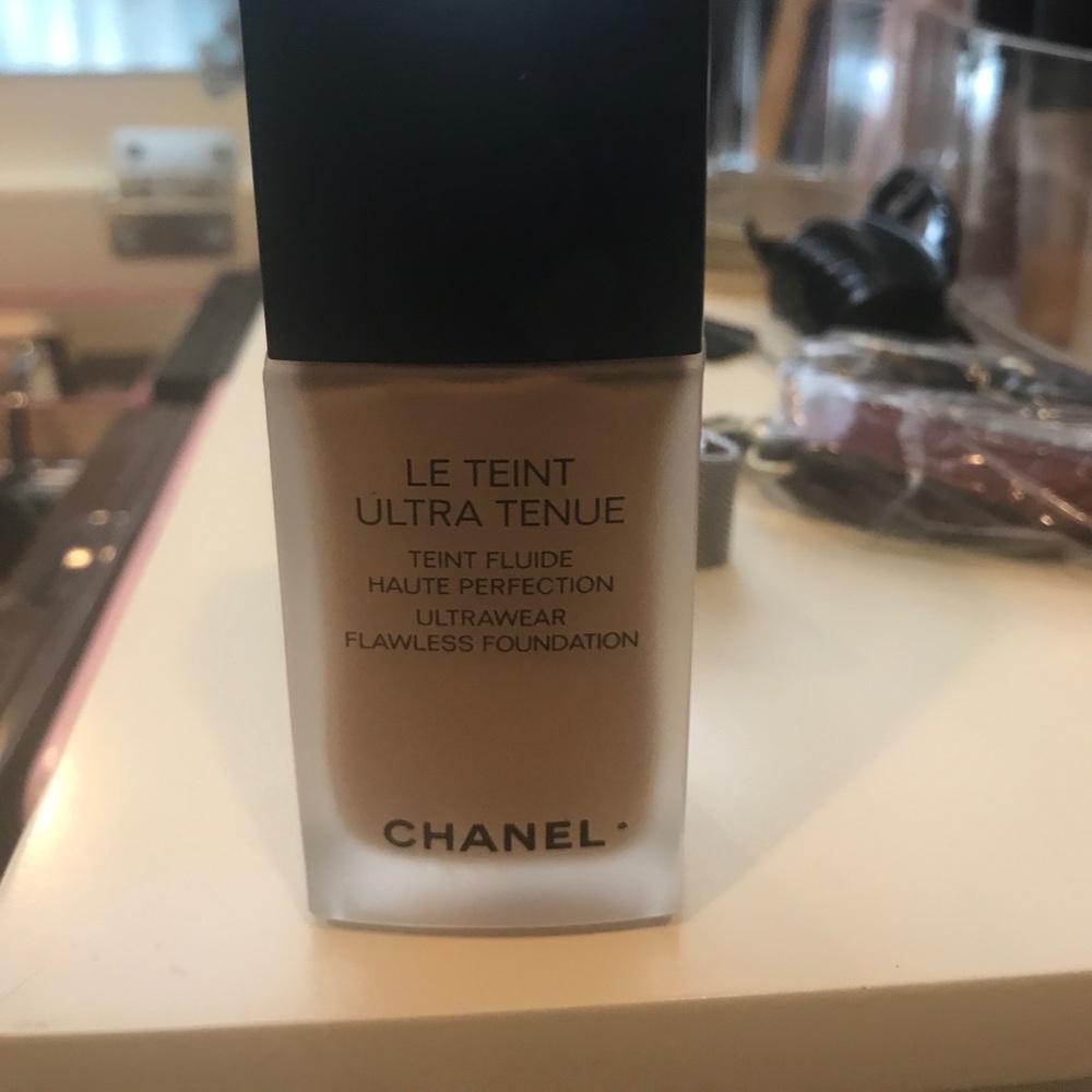 Chanel Ultrawear Flawless Foundation