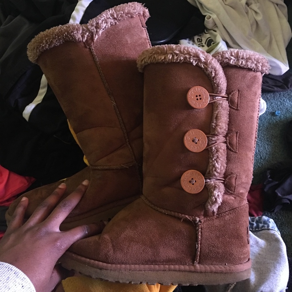 UGGS