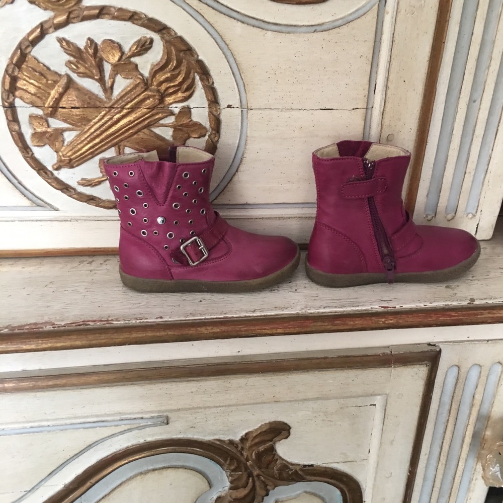 Brand new never worn pink boots
