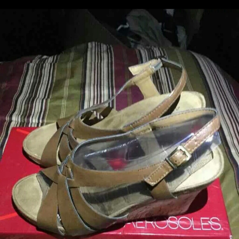 Areosoles Guava Plush Tan Wedges
