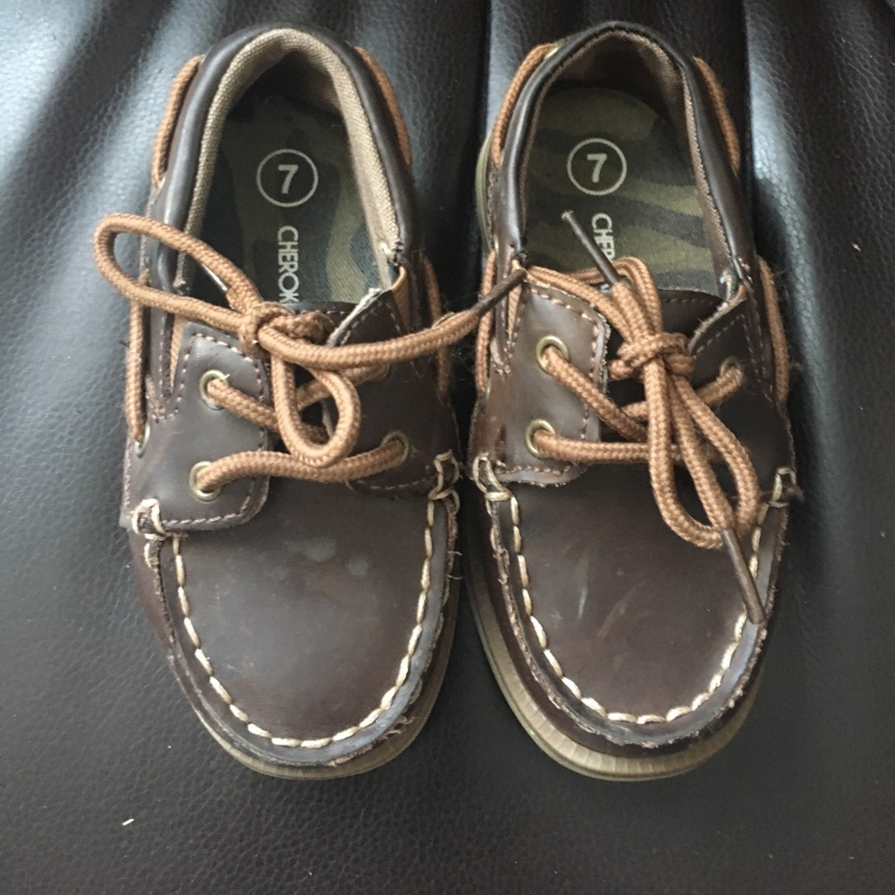 Boy brown shoes