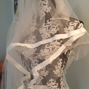 Sara Gabriel bridal veil
