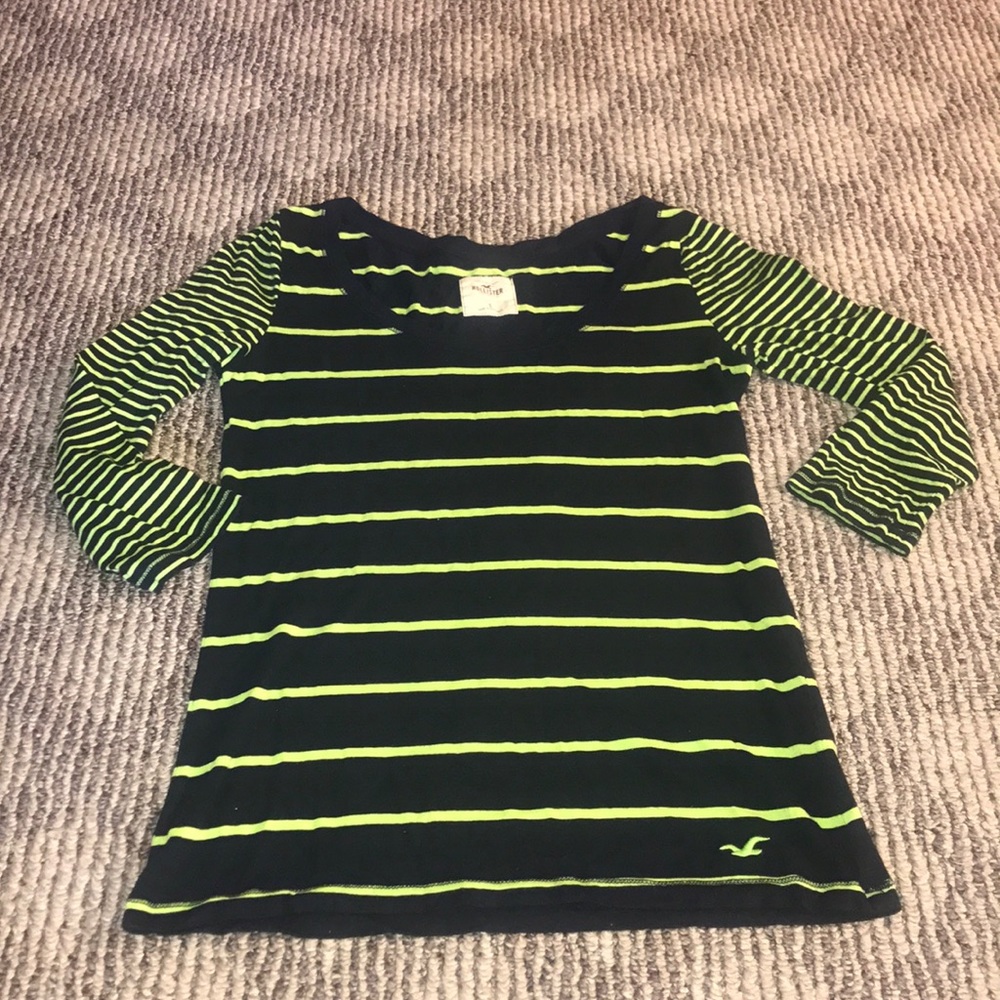 Hollister tee