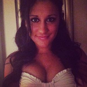 Meet your Posher, Kahla