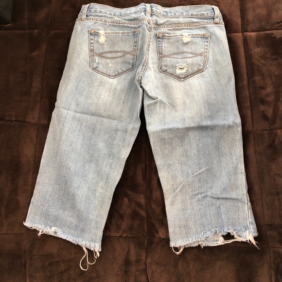 Abercrombie & Fitch Long Jean Shorts - Sz 0 - Picture 1 of 3