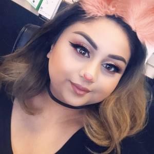 Meet your Posher, Evelyn