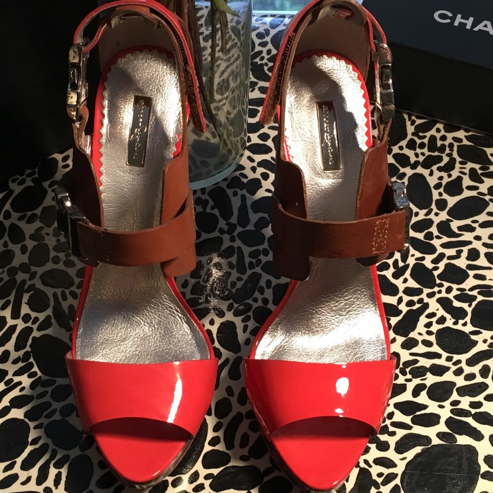 Report Signature Patent/Whisky Leather Platforms