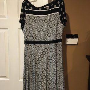 LOFT NWT Short sleeve midi dress