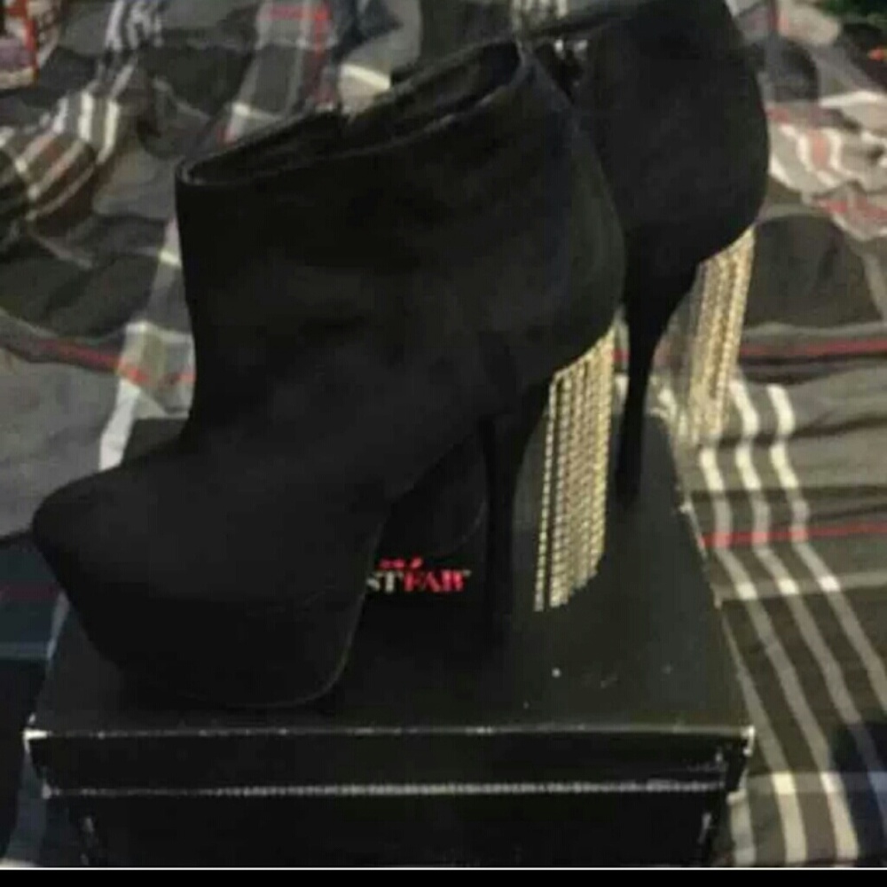 ❤Black Suede shingle Low Cut ankle boot❤