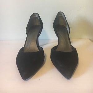 Tahari black heels. Size 7.5, 2.5 inch heels