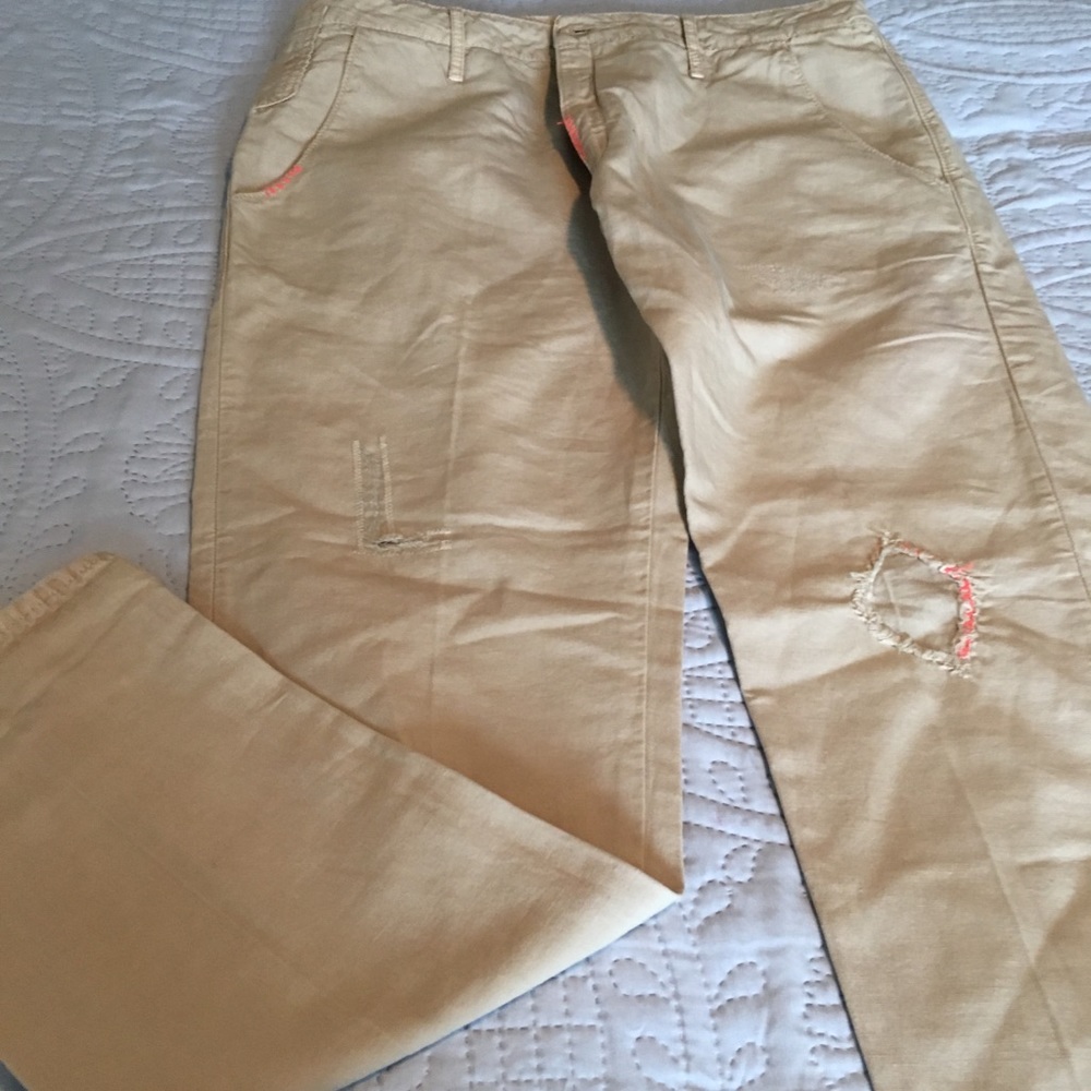 Khaki pants made in Italy.