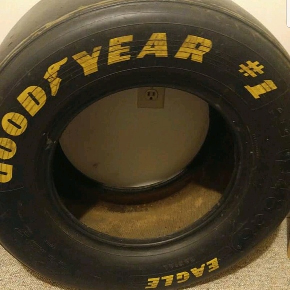 Meet your Posher, Cynthia - Picture 1 of 1