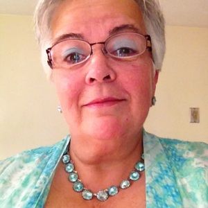 Meet your Posher, Janet