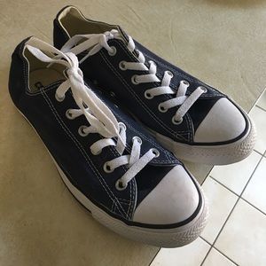 Converse woman’s size 9