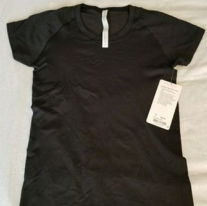 Lululemon size 8 swiftly tech shirt