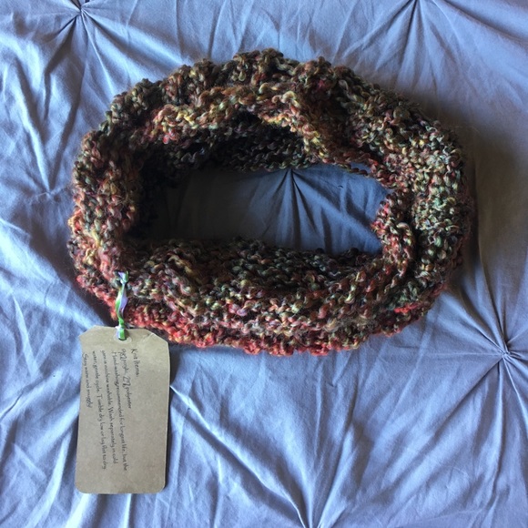 Big M, Little Garden infinity scarf - Picture 2 of 4