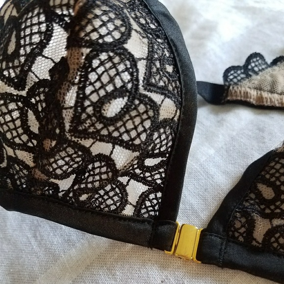NWT VS Exclusive Bralette - Picture 2 of 5