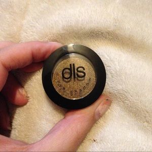 🔥Single eyeshadow🔥price as low as possible🔥