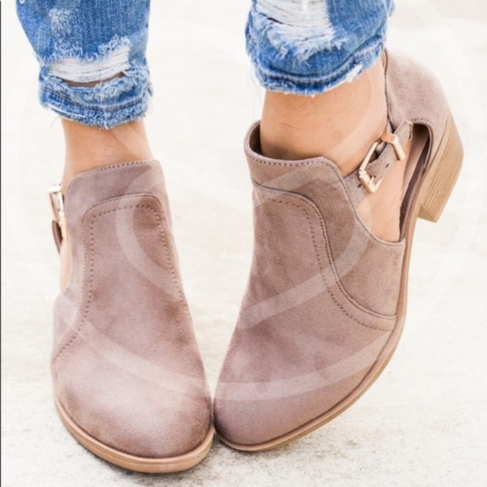 🎉SOLD OUT🎉CUT OUT BUCKLE BOOTIE - TAUPE