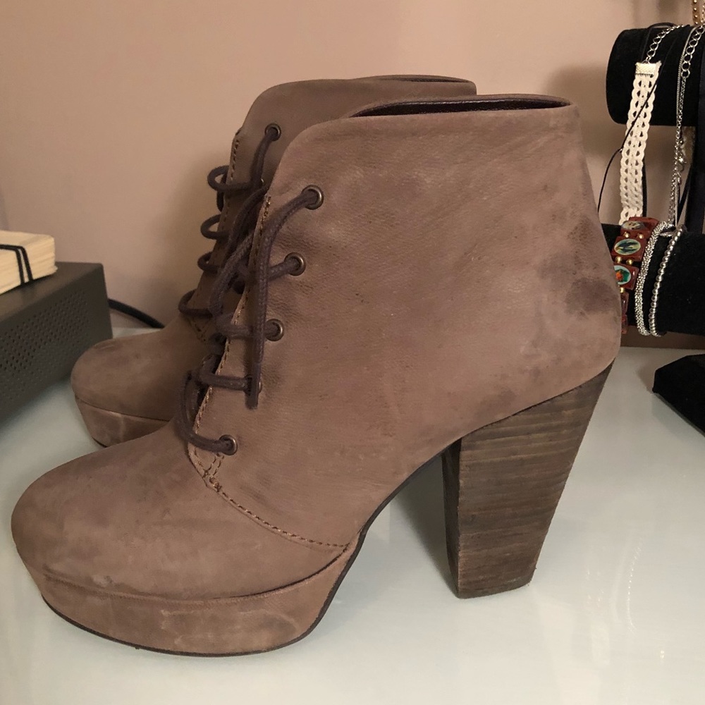 Steve Madden ‘Raspy’ Booties