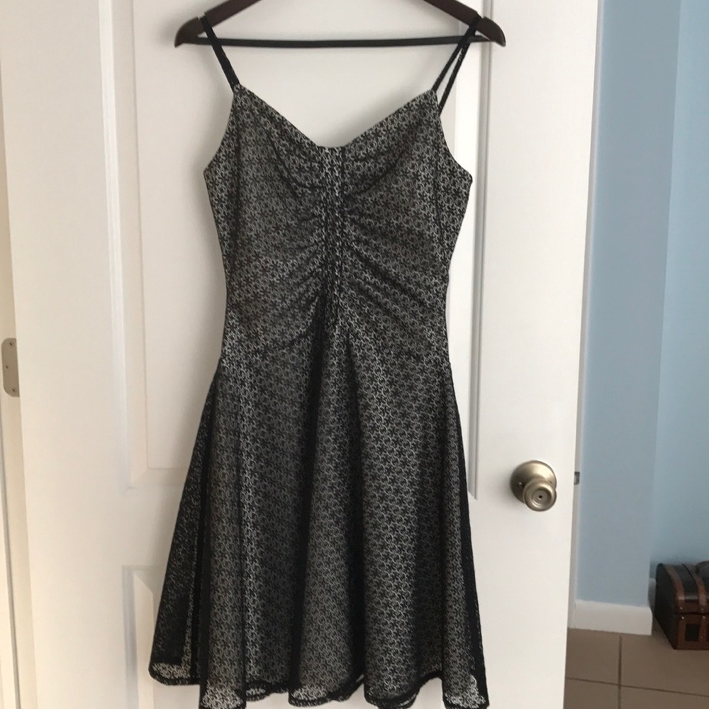 De Laru dress classic dress black and ivory 9/10