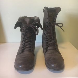 Steve Madden brown Troopa boot size 8