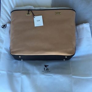 Lo & Sons seville tote natural (light tan) sleeve