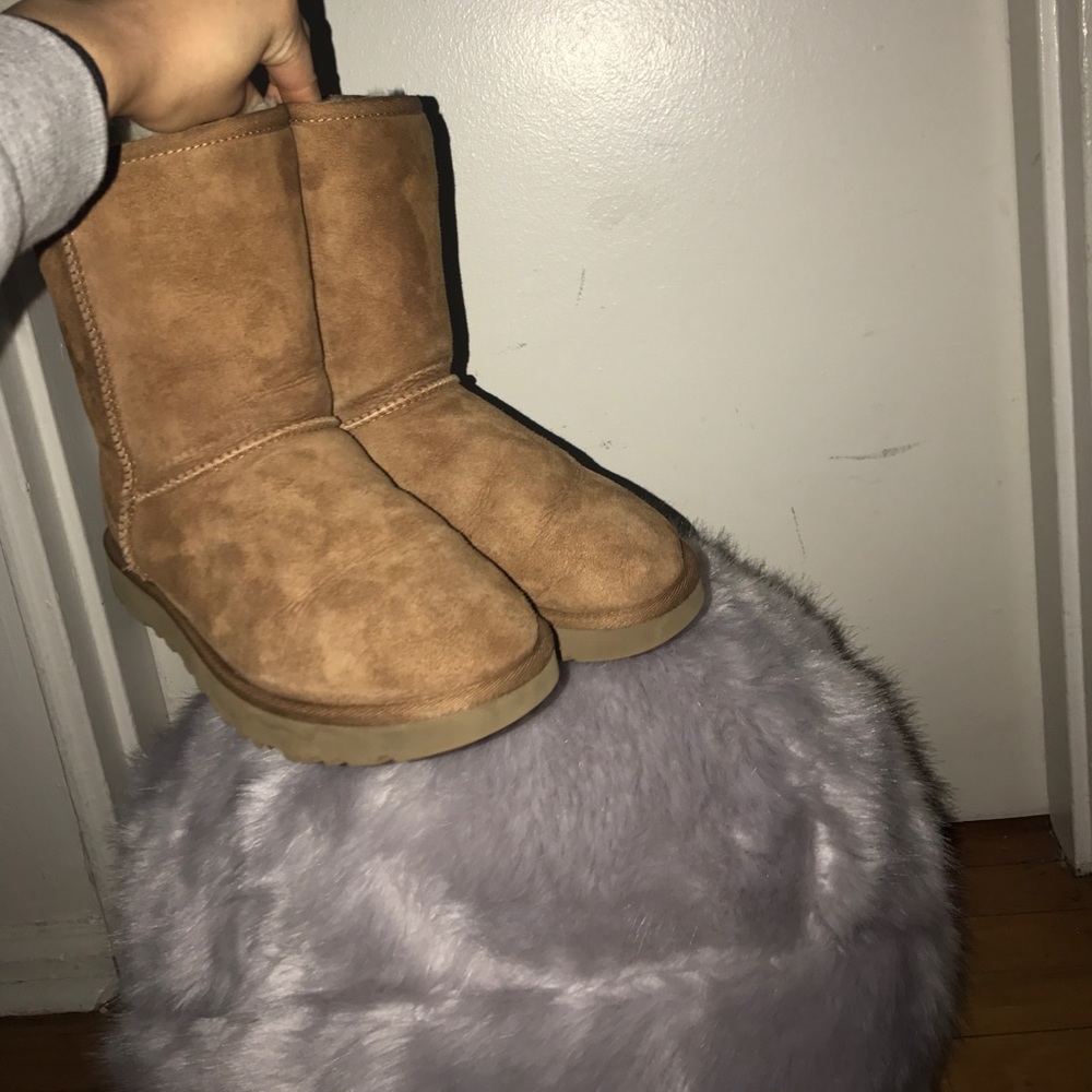 UGG Classic II in Chestnut * SOLD *