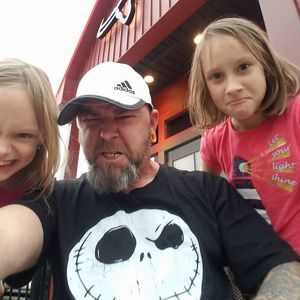 Meet your Posher, Derick