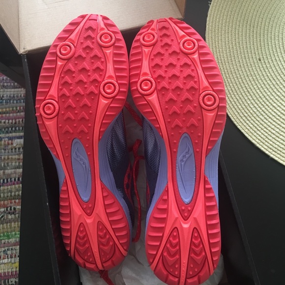 Saucony size 7 racing shoes - Picture 3 of 5