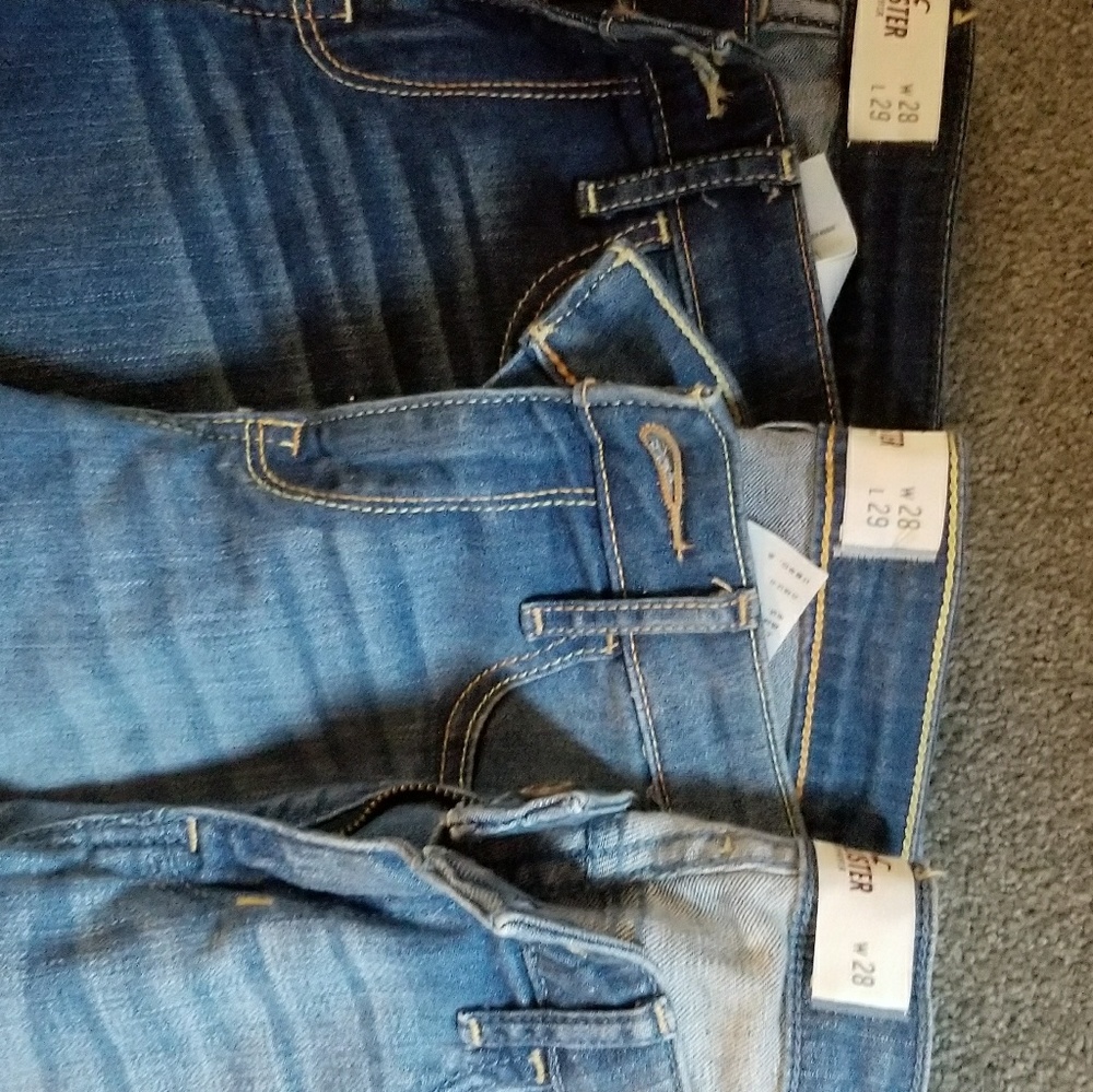 Hollister - Picture 2 of 5