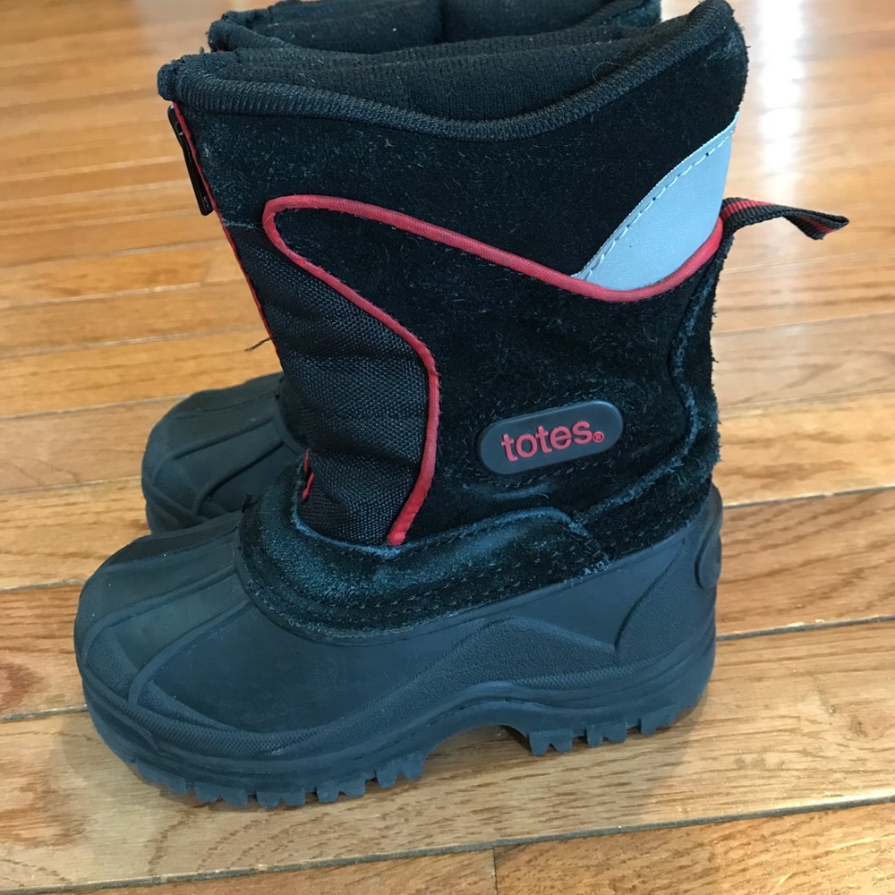 Snow boots