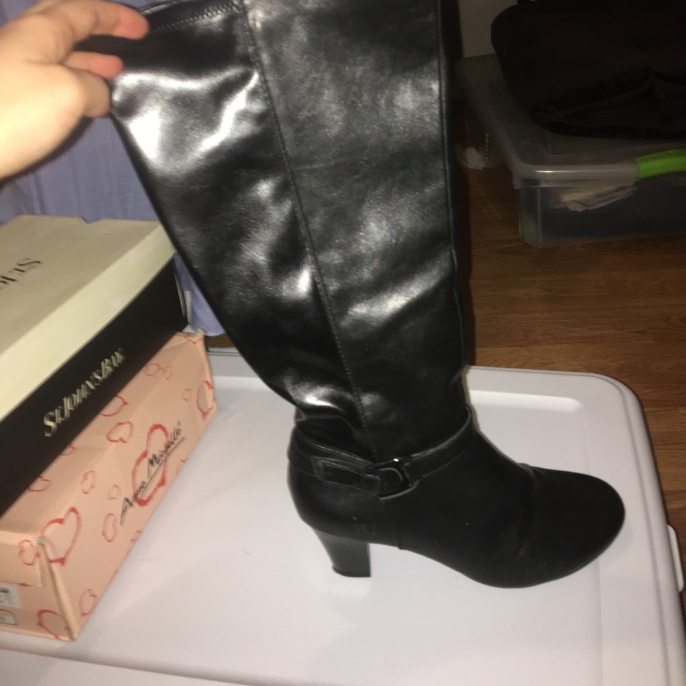 Black faux leather fashion boot