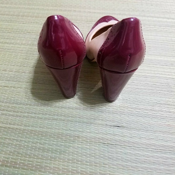 Kelsi dagger cream and burgandy heels sz 6.5 - Picture 3 of 5
