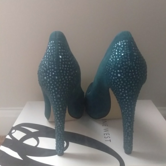 Nine West pumps - Picture 2 of 3
