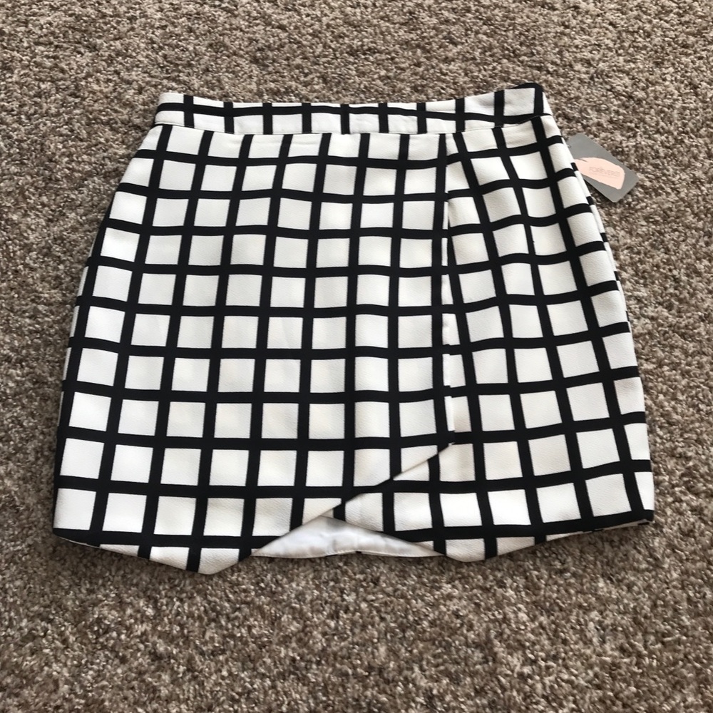NWT black and white mini skirt